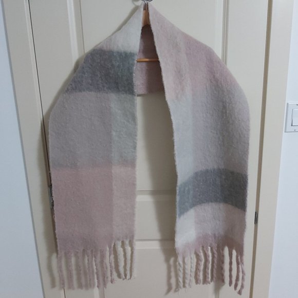 BANANA REPUBLIC Women's Oversized Plaid Scarf - Picture 1 of 4